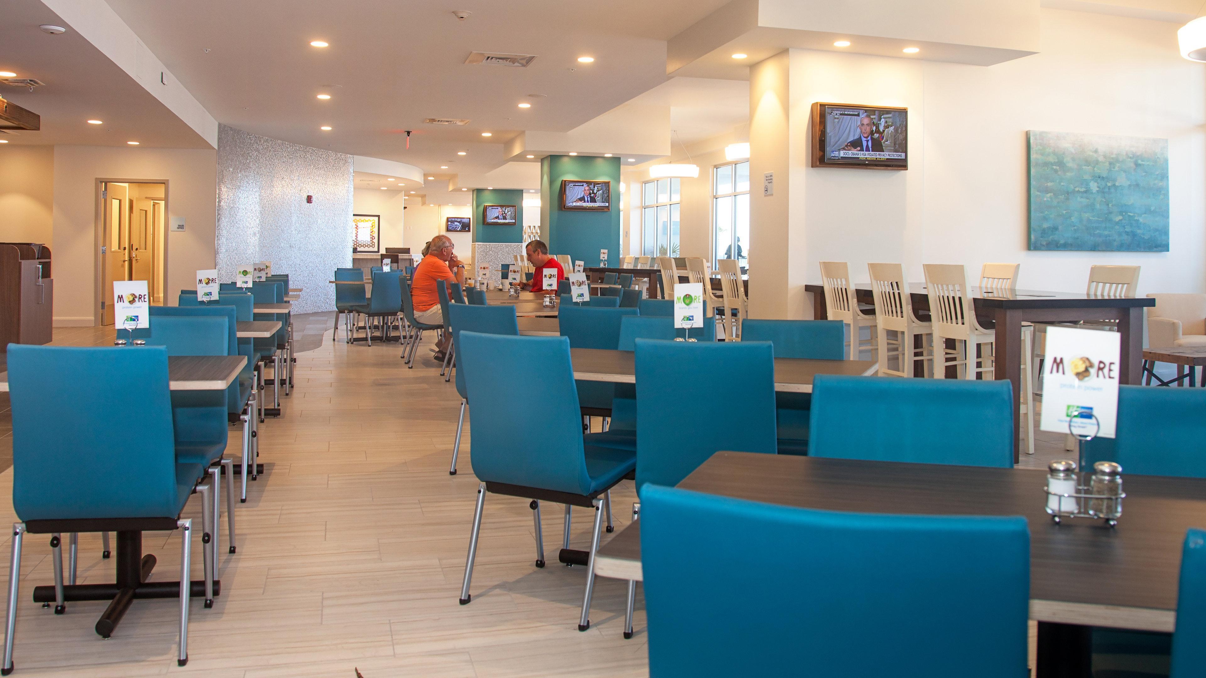 Holiday Inn Express & Suites Panama City Beach Beachfront By Ihg Eksteriør billede