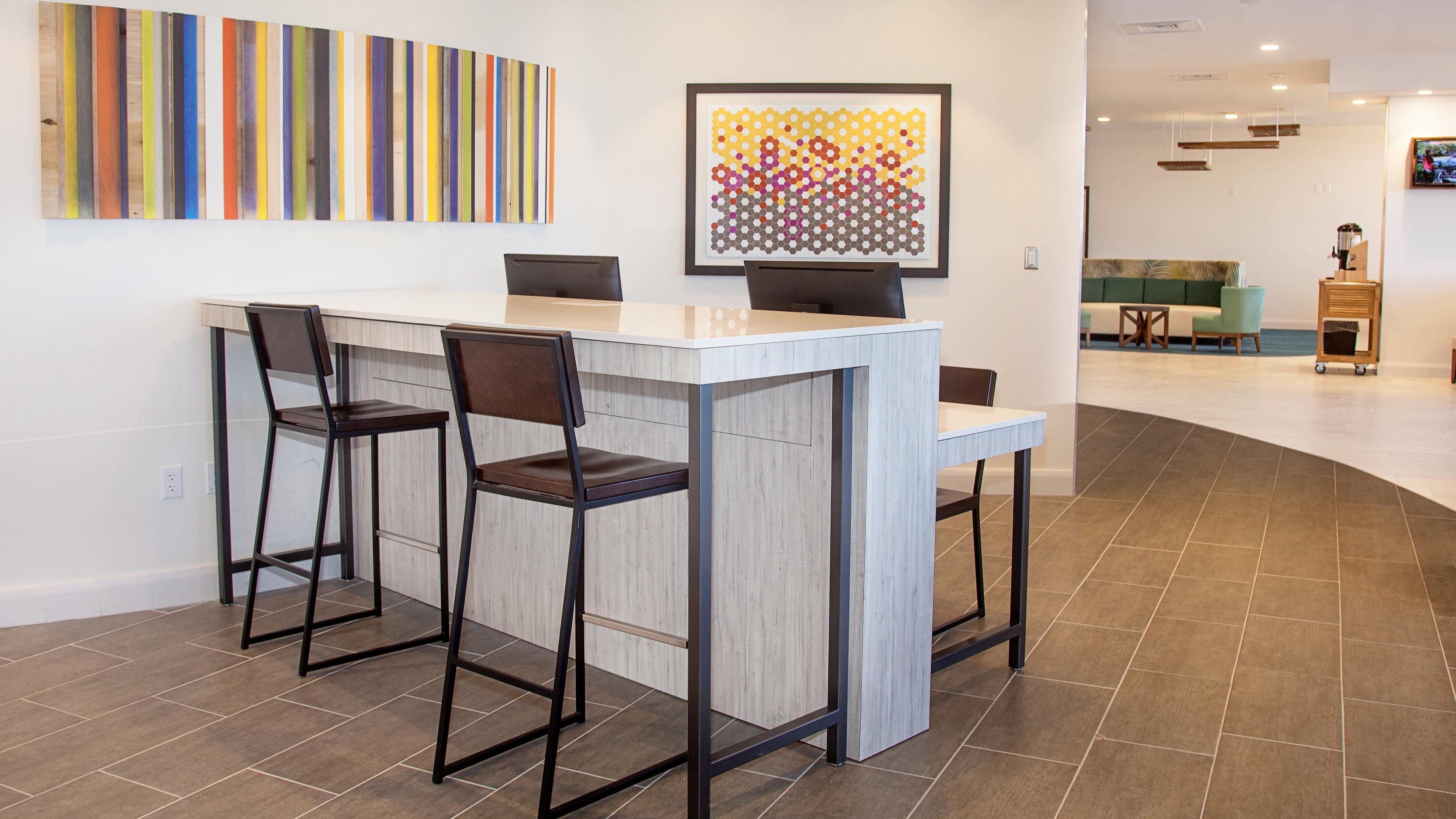Holiday Inn Express & Suites Panama City Beach Beachfront By Ihg Eksteriør billede