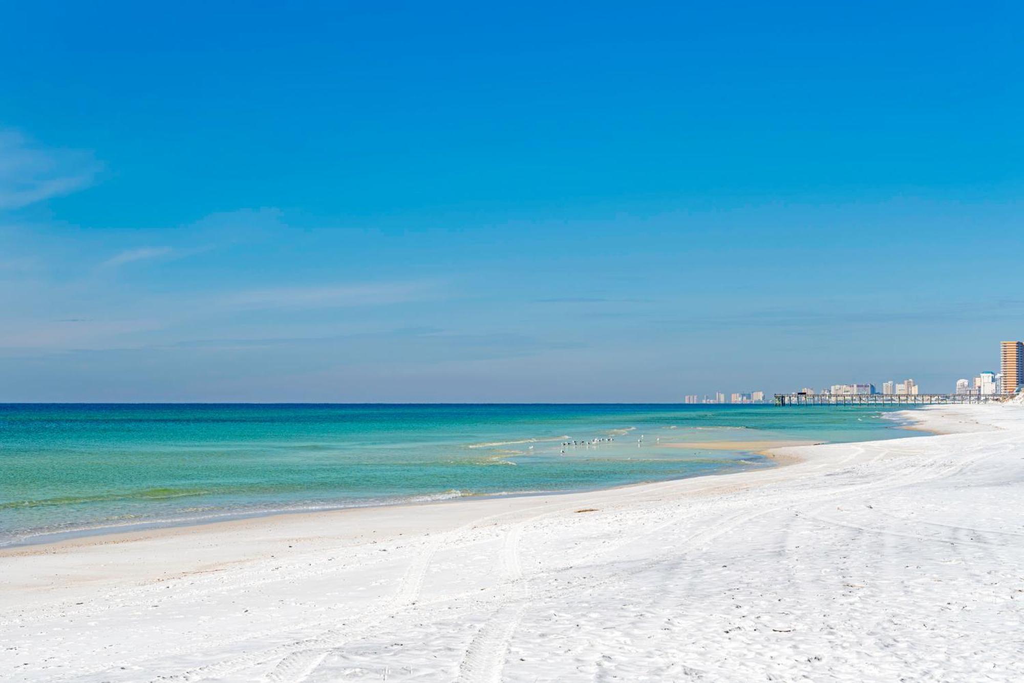 Holiday Inn Express & Suites Panama City Beach Beachfront By Ihg Eksteriør billede
