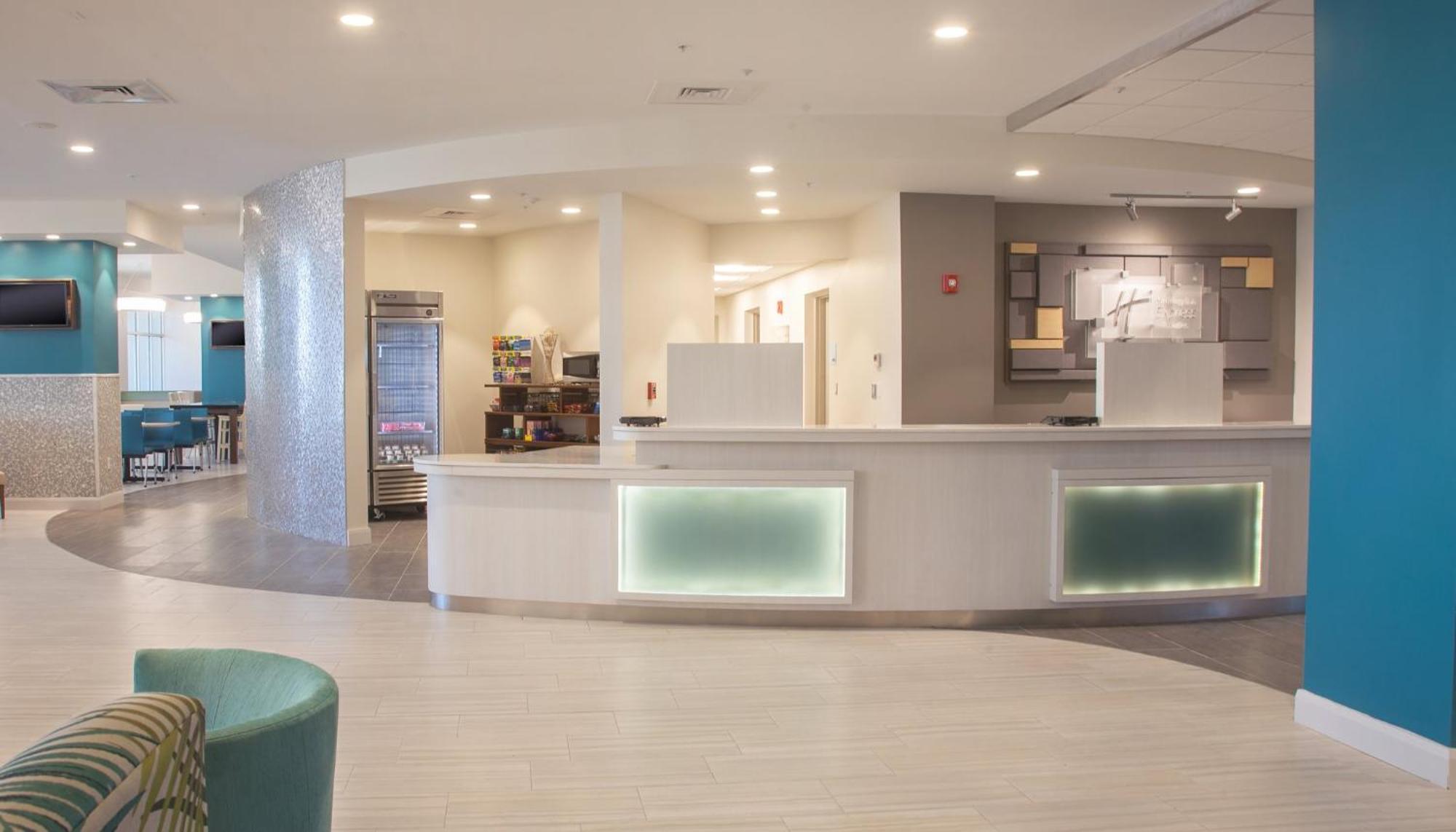 Holiday Inn Express & Suites Panama City Beach Beachfront By Ihg Eksteriør billede