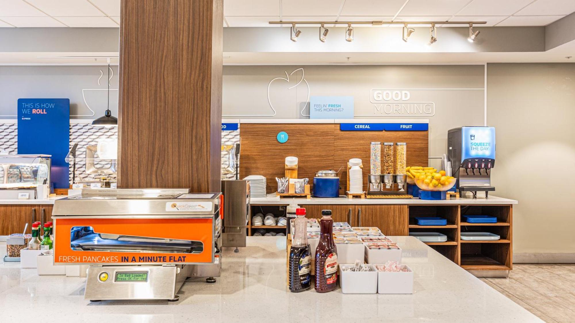 Holiday Inn Express & Suites Panama City Beach Beachfront By Ihg Eksteriør billede