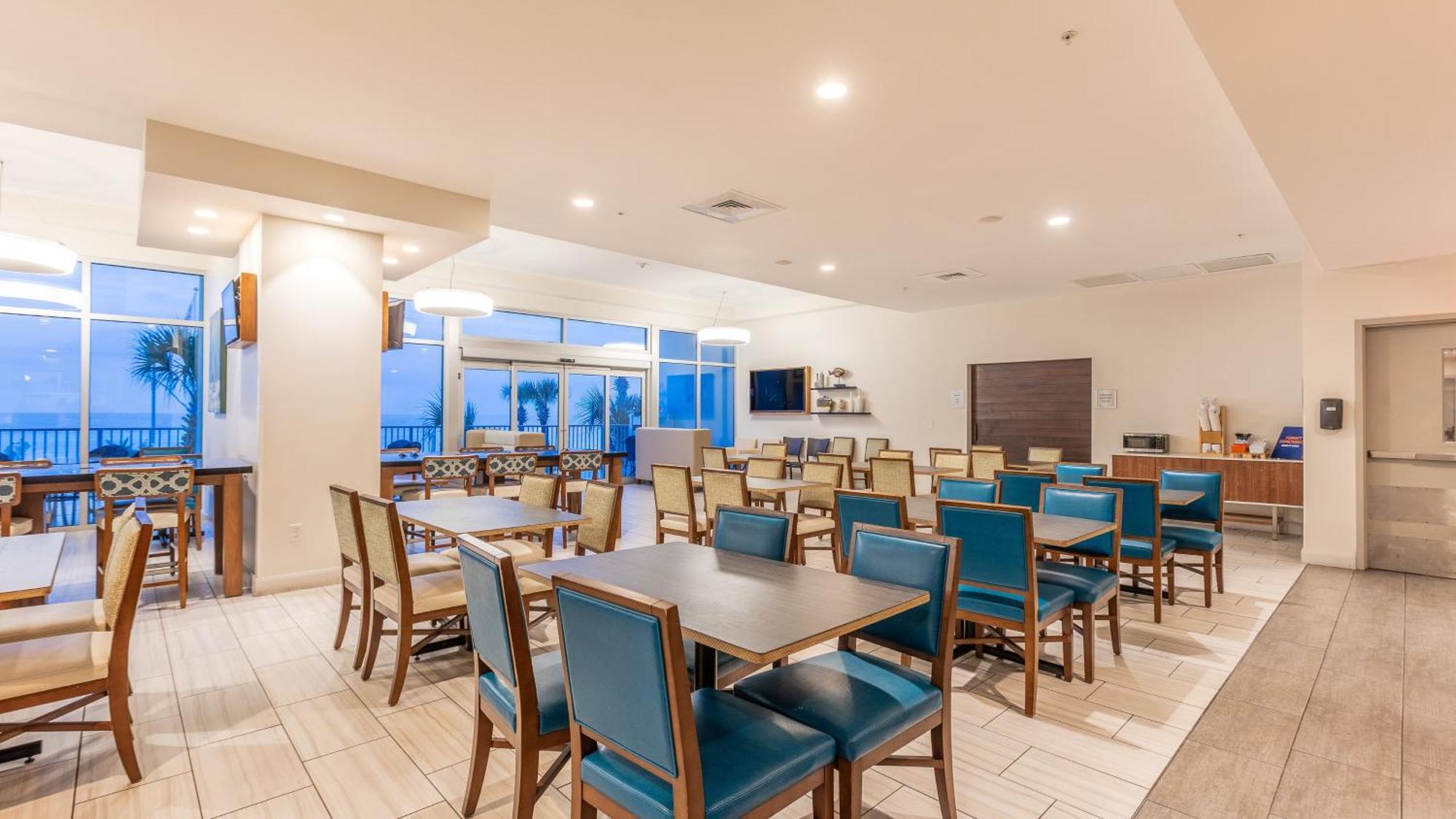 Holiday Inn Express & Suites Panama City Beach Beachfront By Ihg Eksteriør billede